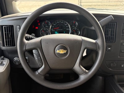 2025 Chevrolet Express Passenger 3500 1LS