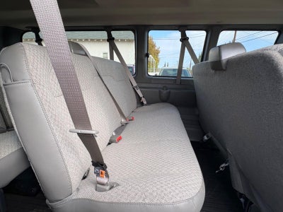 2025 Chevrolet Express Passenger 3500 1LS