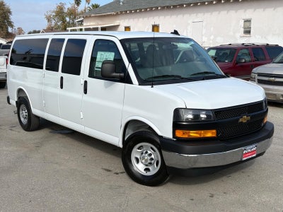 2025 Chevrolet Express Passenger 3500 1LS