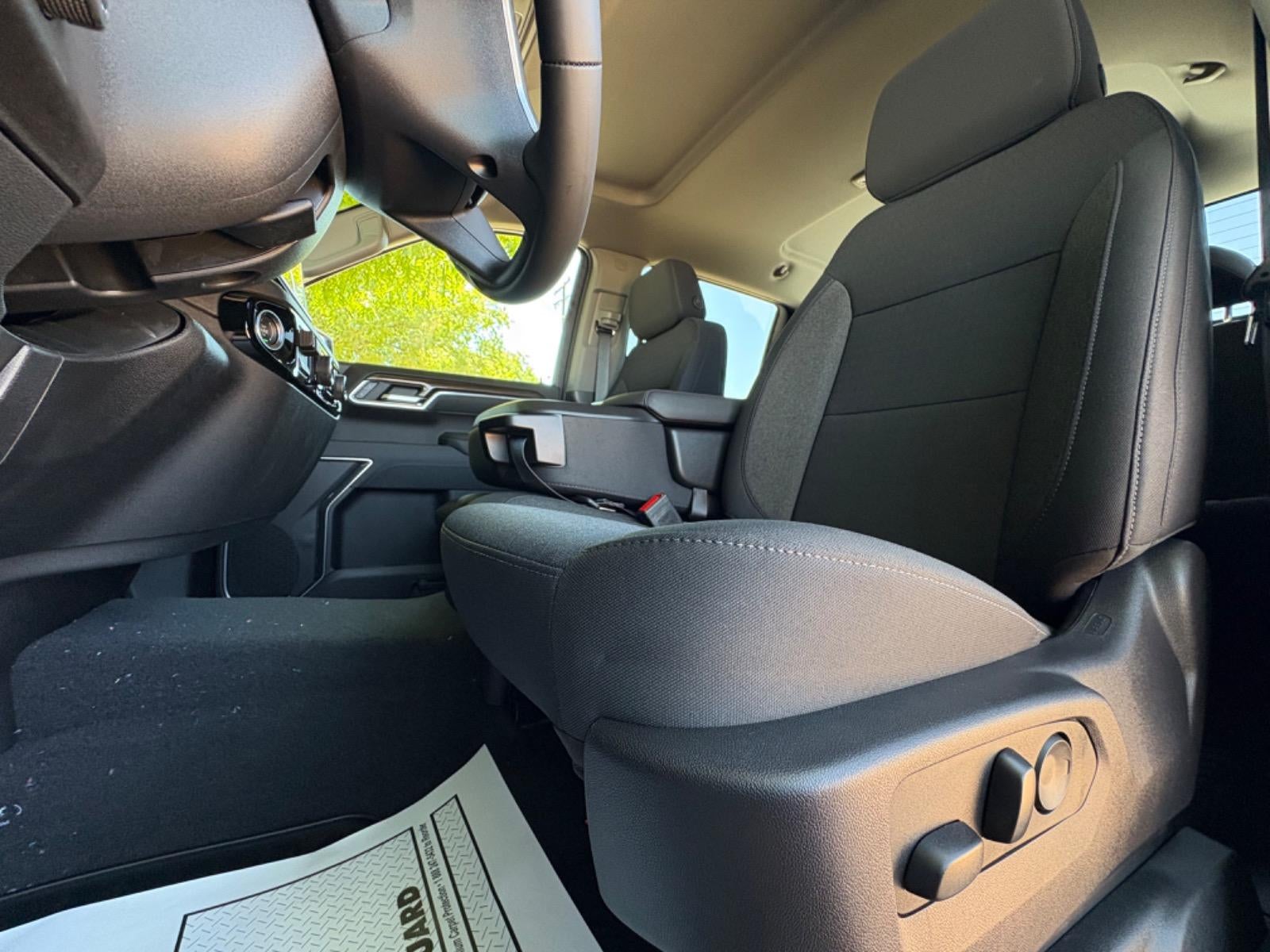 2025 Chevrolet Silverado 1500 LT (2FL)