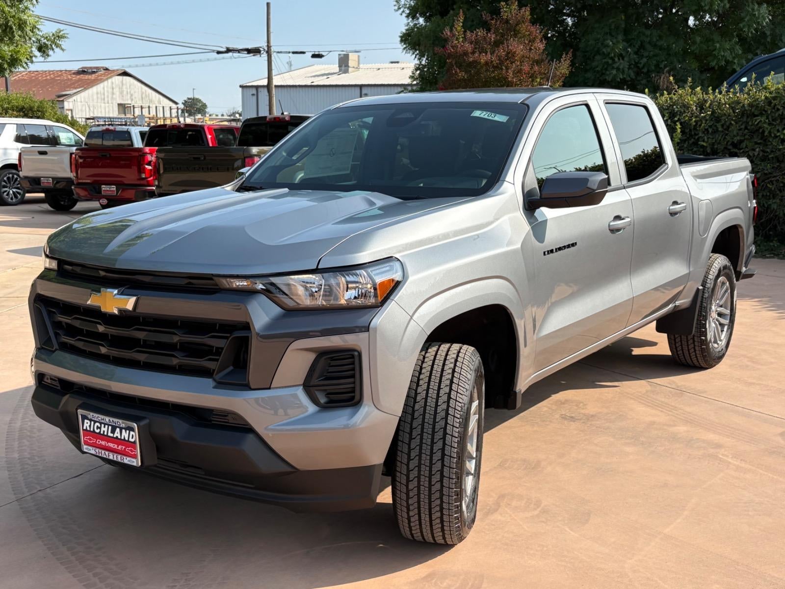 2025 Chevrolet Colorado WT/LT