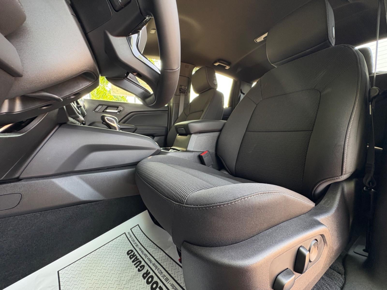 2025 Chevrolet Colorado WT/LT