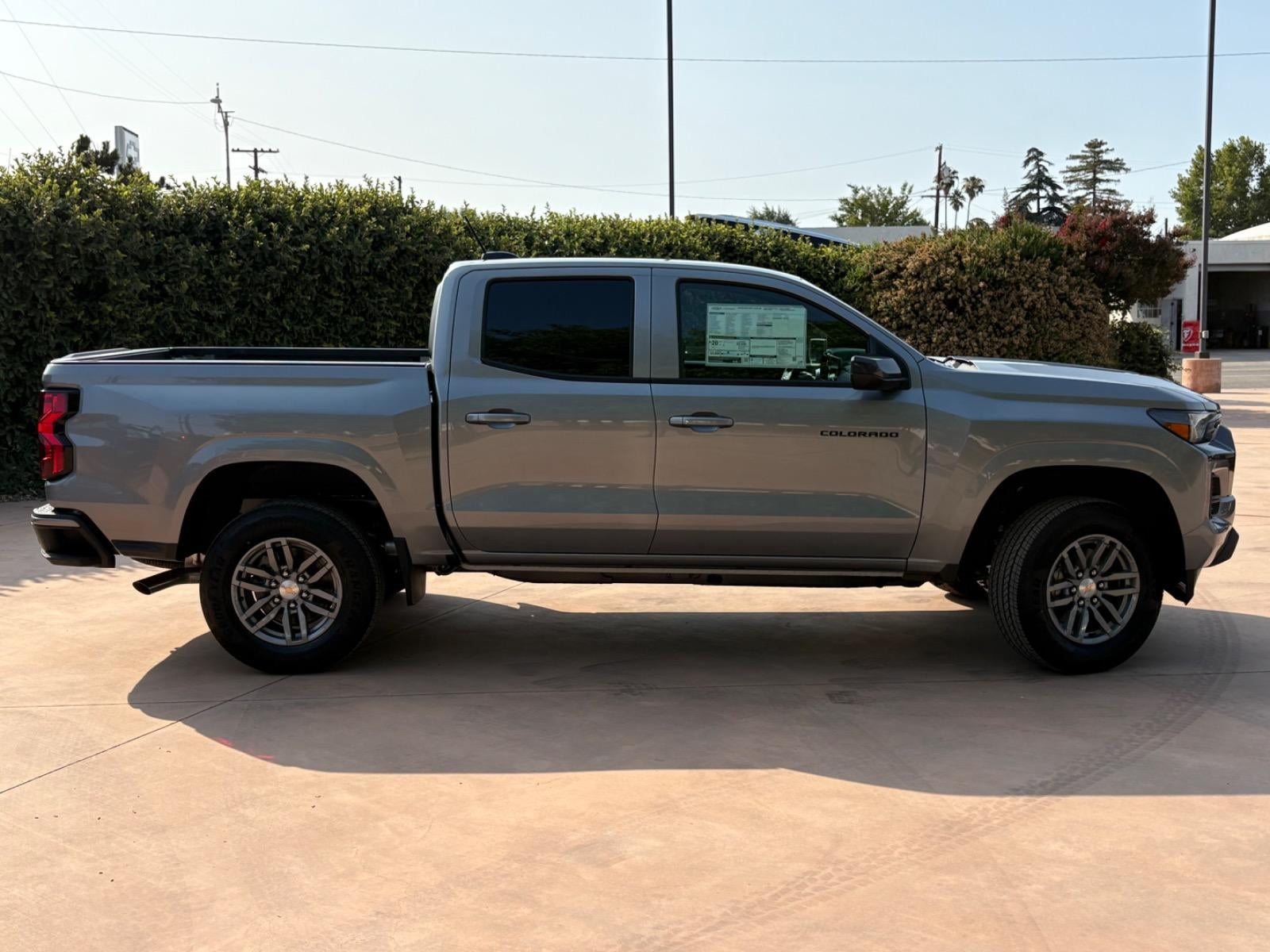 2025 Chevrolet Colorado WT/LT
