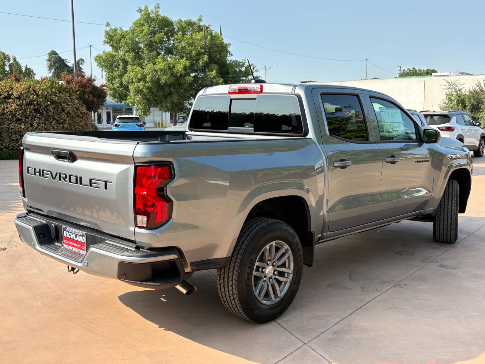 2025 Chevrolet Colorado WT/LT