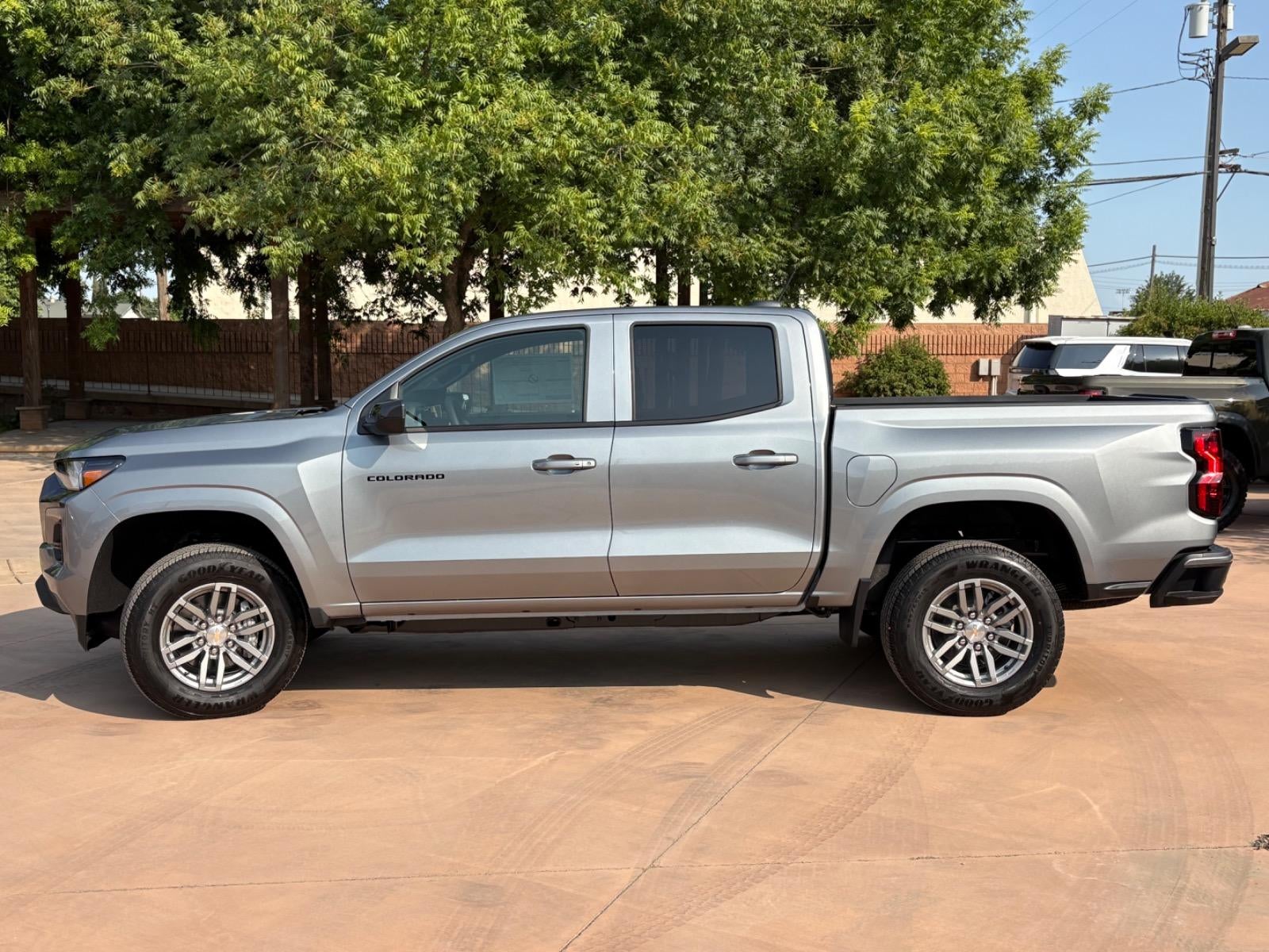 2025 Chevrolet Colorado WT/LT