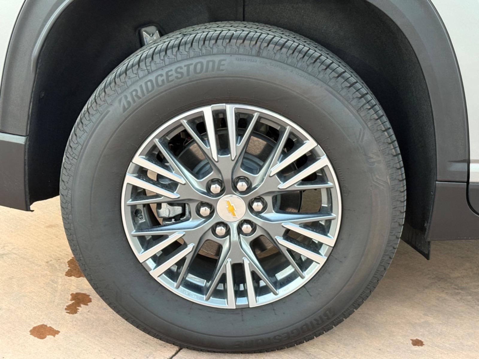 2024 Chevrolet Traverse LT