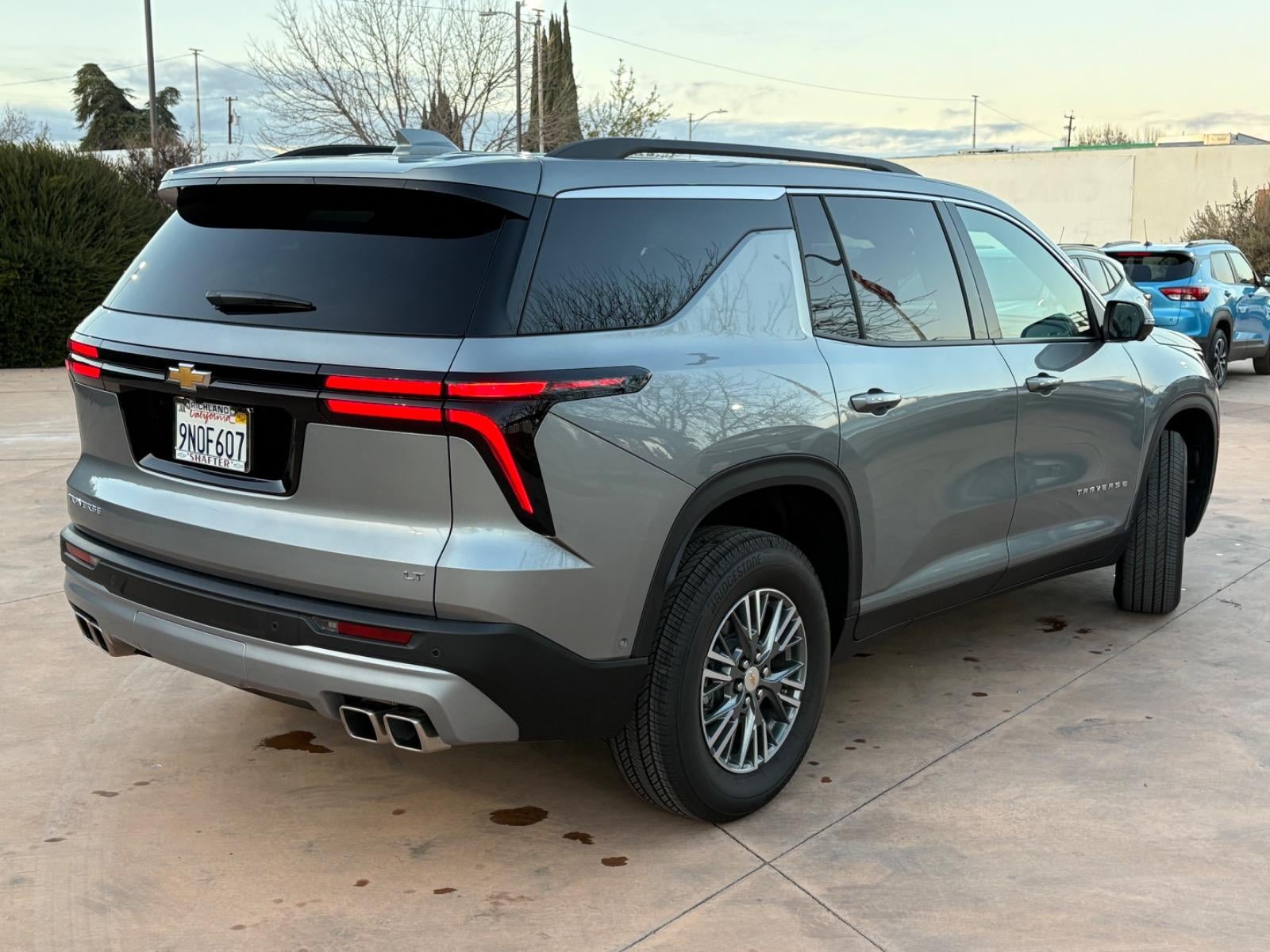 2024 Chevrolet Traverse LT