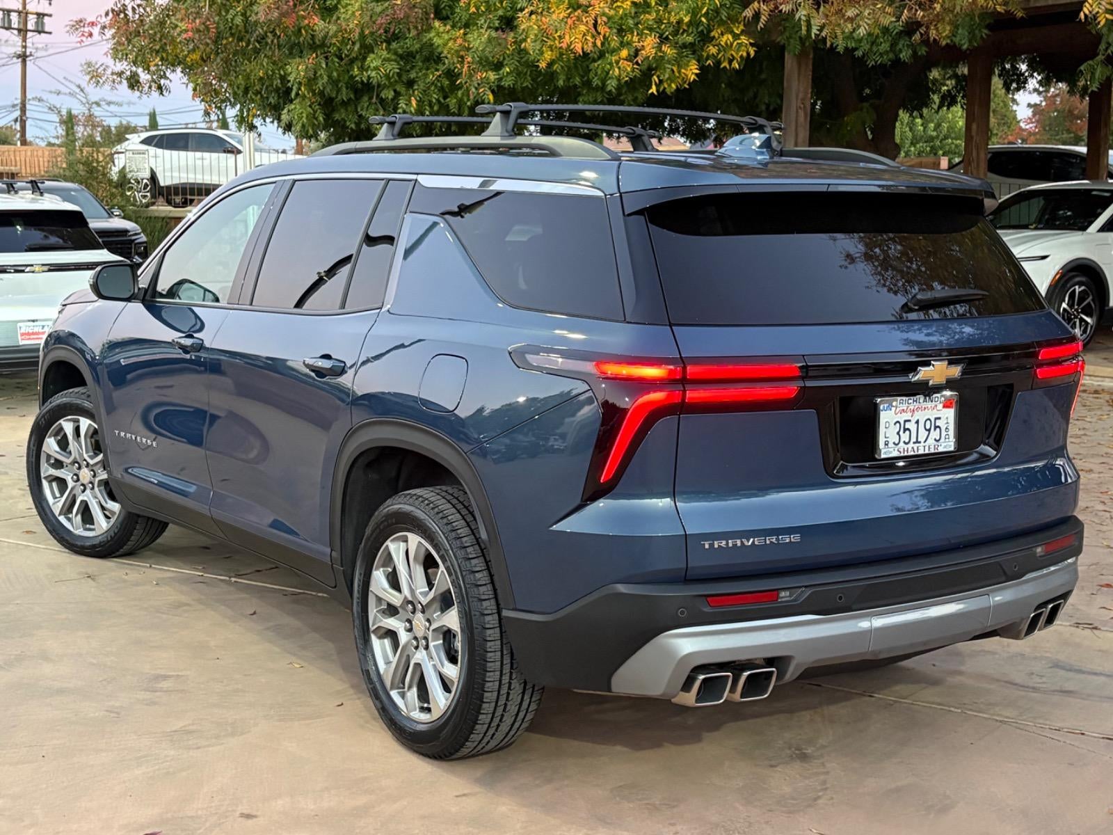 2025 Chevrolet Traverse LT