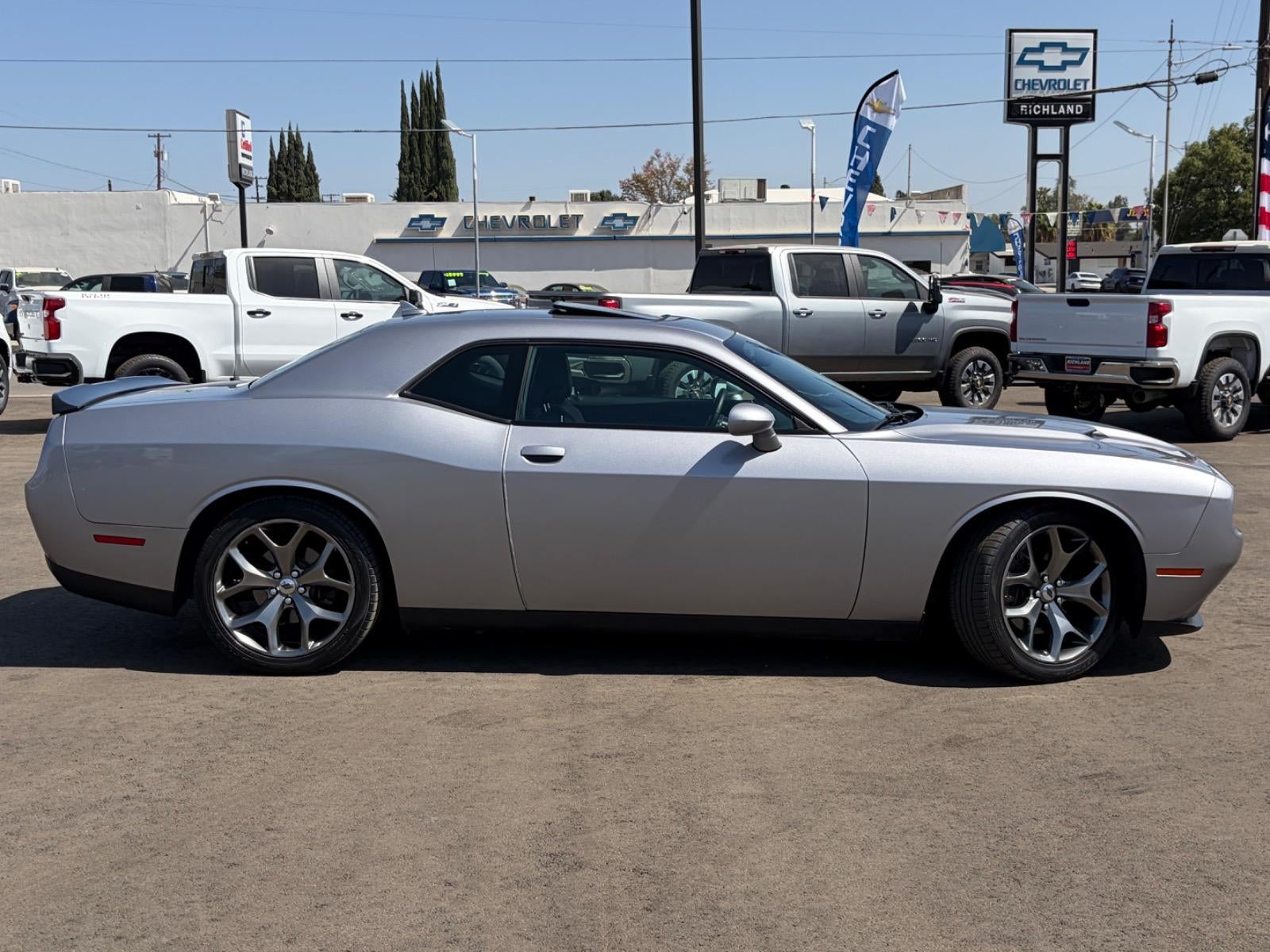 2017 Dodge Challenger SXT Plus