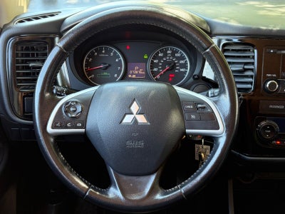 2015 Mitsubishi Outlander ES