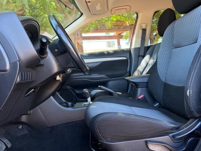 2015 Mitsubishi Outlander ES