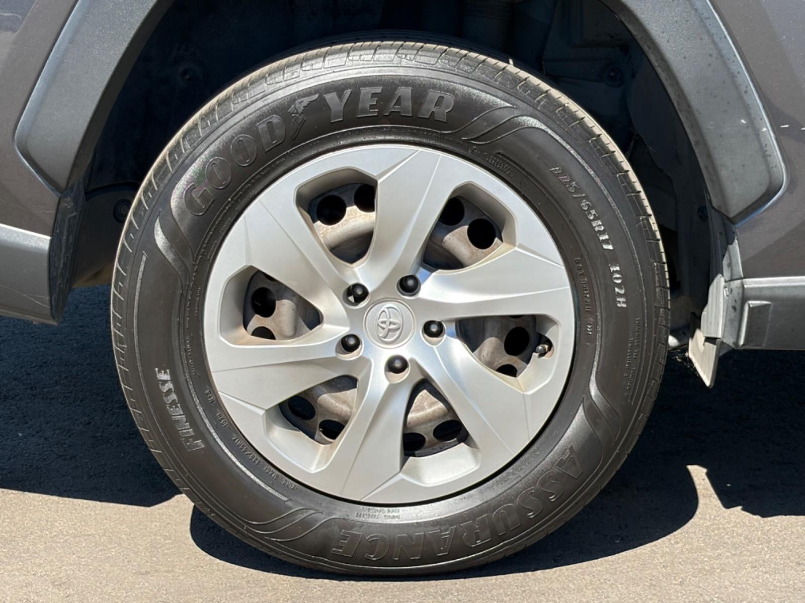 2019 Toyota RAV4 LE